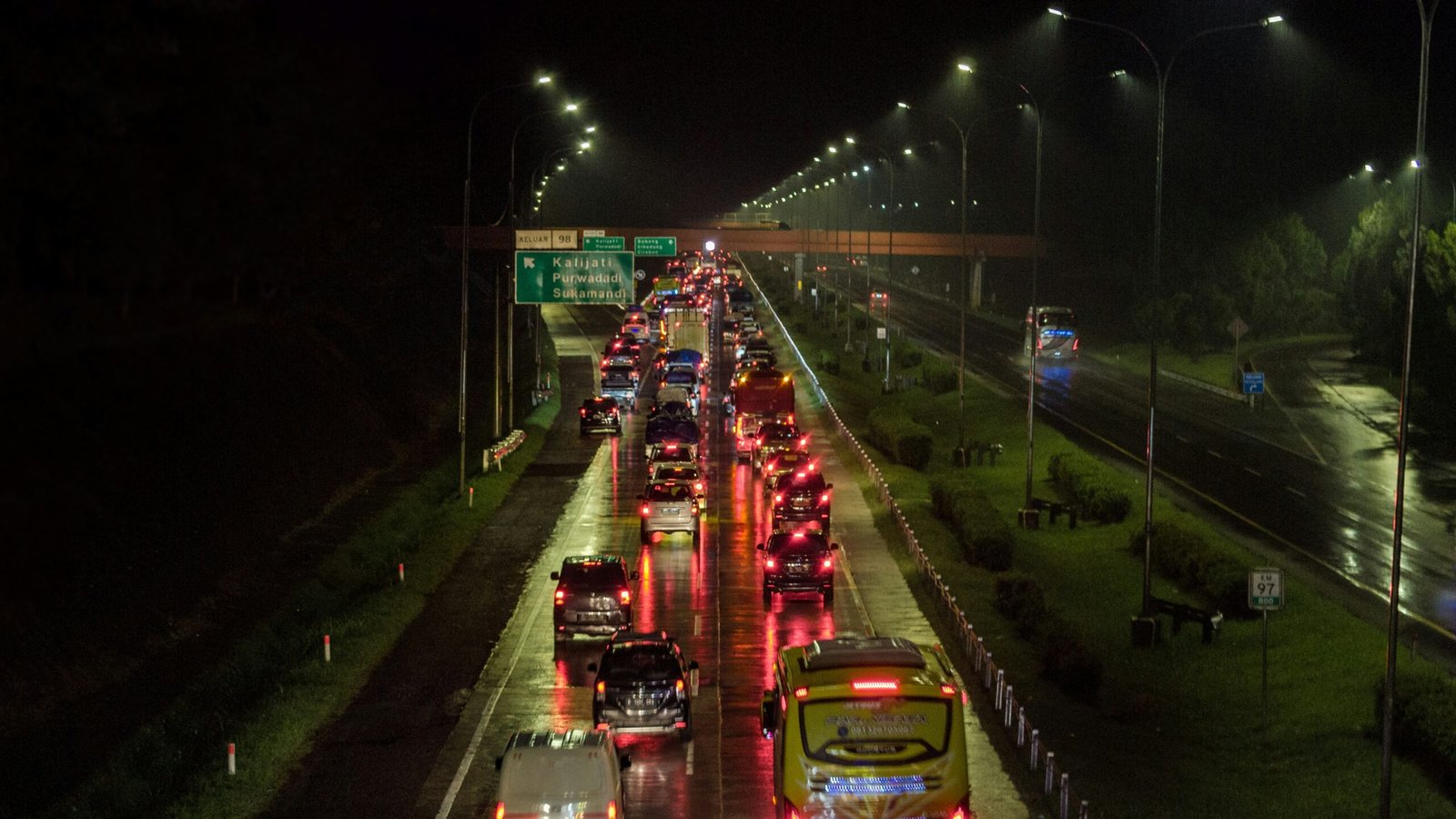 Punjab Government Installs AI Cameras at Lahore Traffic Signals to Automatically Detect Violations